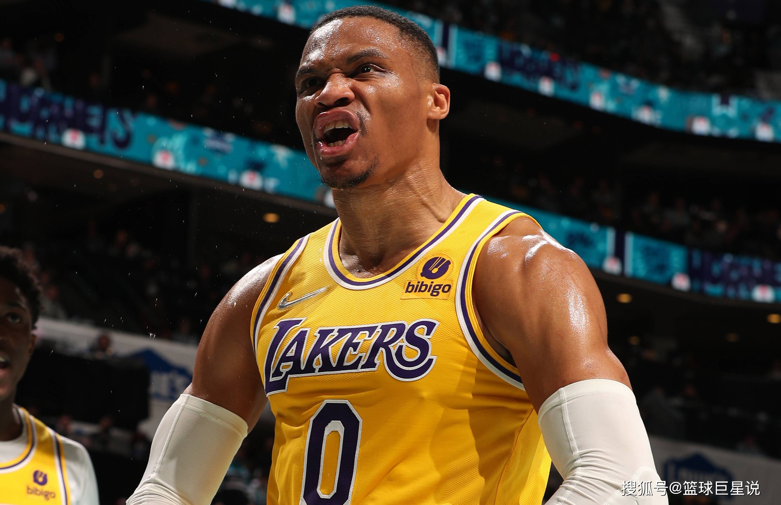 前12居然没有罗哥的名场面，按理来说哪怕硬投，凭...（前十二竟然没有罗哥的高光瞬间？按说就算硬塞也该占一席）