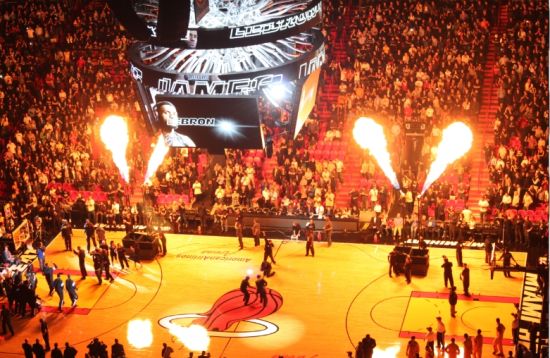 德拉富恩特关注比尔希利：他在U21国家队表现很出色（德拉富恩特看好比尔希利：U21国家队表现抢眼）