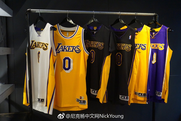 今天一条龙破门！这动作幅度，这过人摆脱后的射门，...（今日连过数人一条龙破门！动作大开大合，摆脱后那脚射门太炸裂）