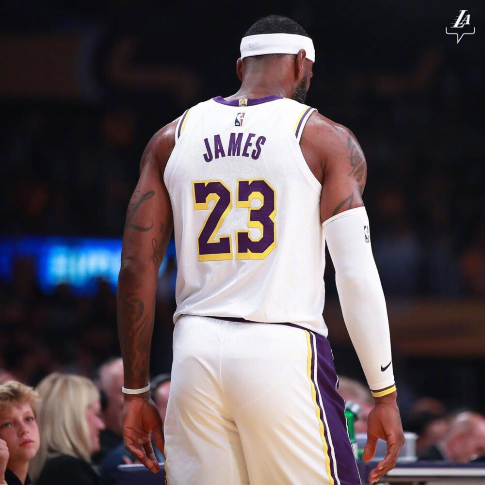 劳塔罗全场数据：吃到1张黄牌，3射1正，1次越位（劳塔罗全场表现：领到1张黄牌，3次射门1次射正，越位1次）