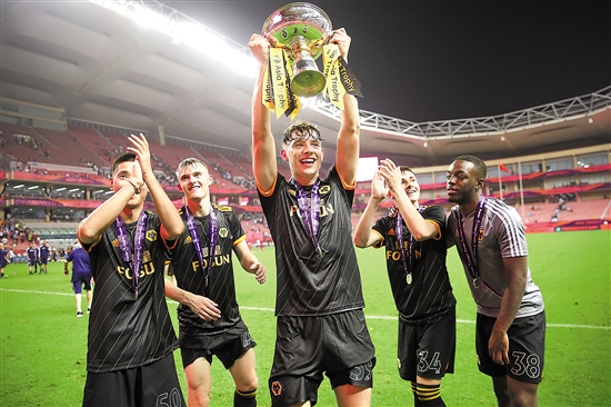 北京两年前迎来梅西踢球！明年则要迎来梅西体验展！（两年前梅西在北京踢球，明年北京将迎来梅西体验展！）