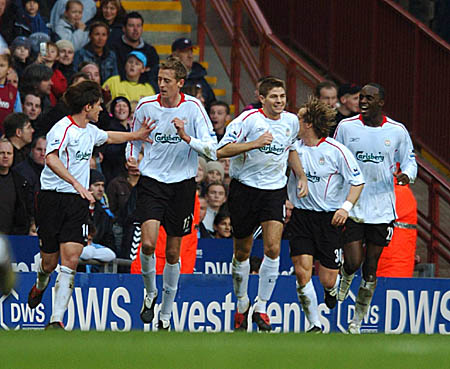 足球中超球队失误频频，主帅暴怒（中超球队失误连连，主帅震怒）