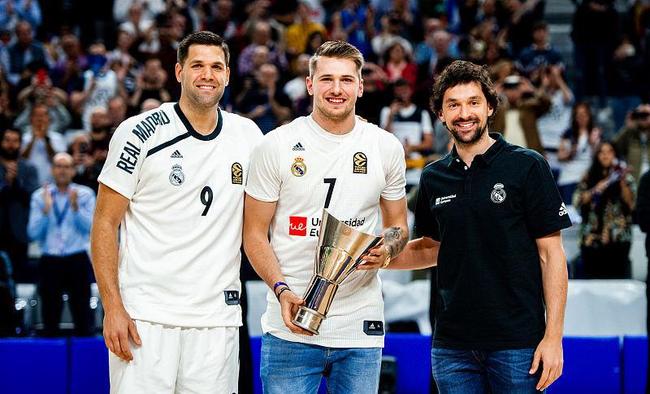 米体：米兰双雄均有意铃木彩艳，帕尔马要价2000万欧（米体：米兰双雄盯上铃木彩艳，帕尔马开价2000万欧）