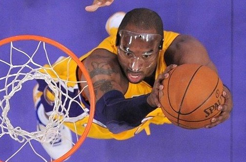 卡尔：我一直在提高右脚技术，能在17岁欧冠进球意义重大（卡尔：右脚能力持续精进，17岁欧冠破门意义非凡）